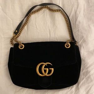 Medium Gucci GG Marmont in Black Velvet